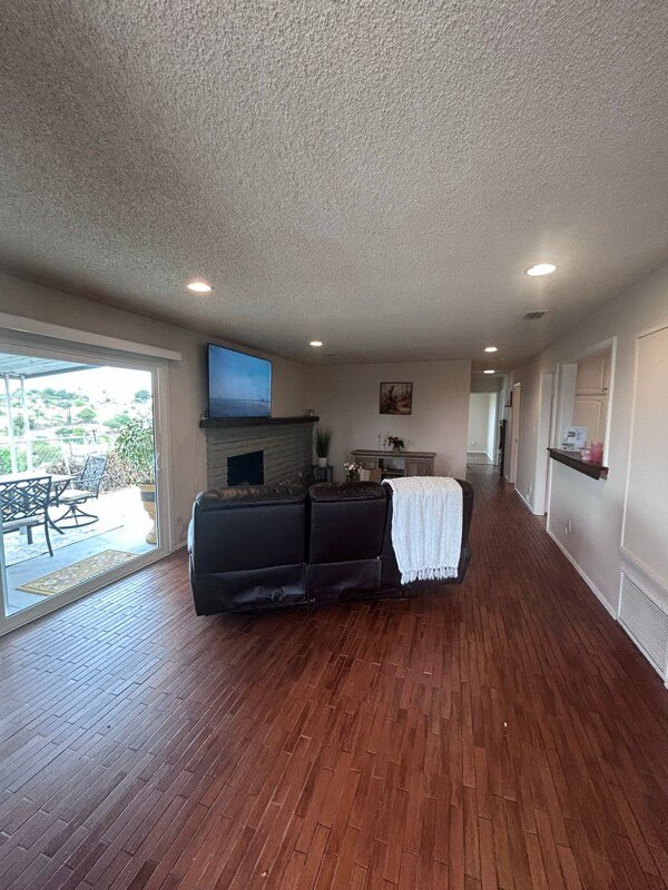 Building Photo - 730 Lonsdale Ln