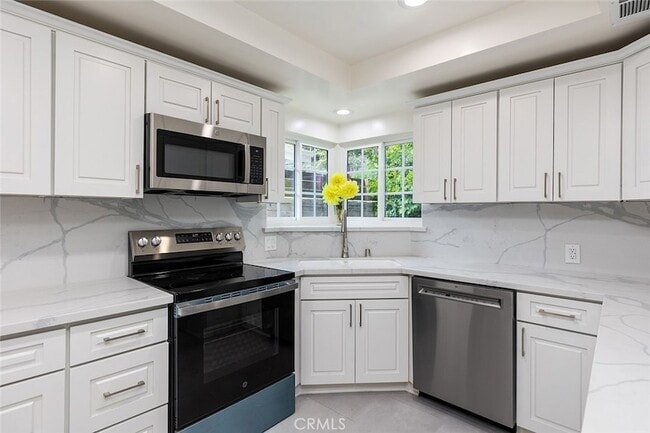 Building Photo - 3511 Paraiso Way