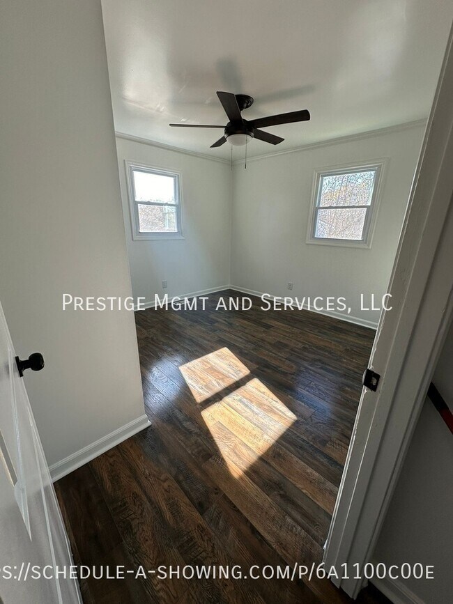 Building Photo - 319 Devonwood Ct