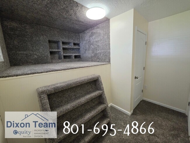 Building Photo - 44 W 150 N