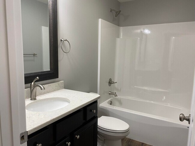 Building Photo - 1921 Grandioso Dr