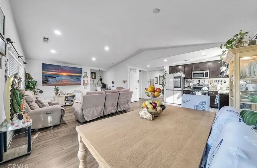 Building Photo - 29427 Linden Pl