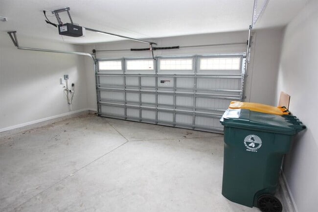 Building Photo - 8207 Highfield Ave