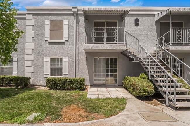 Primary Photo - 2 Bedroom, 2 Bathroom Condo unit in a Gate...