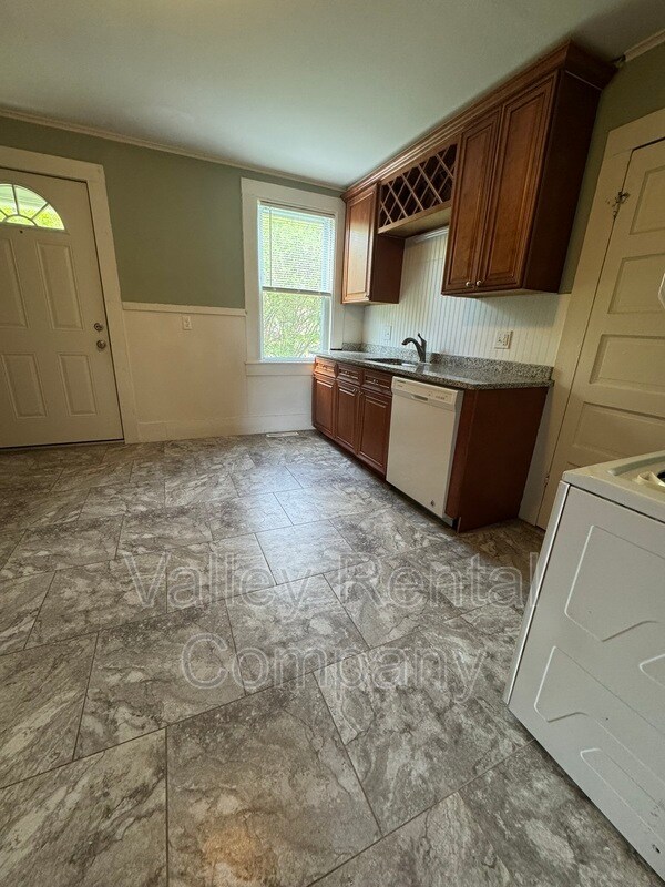 Building Photo - 46 Old Amherst Rd