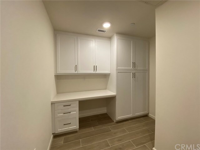 Building Photo - 220 Buena Vida Dr