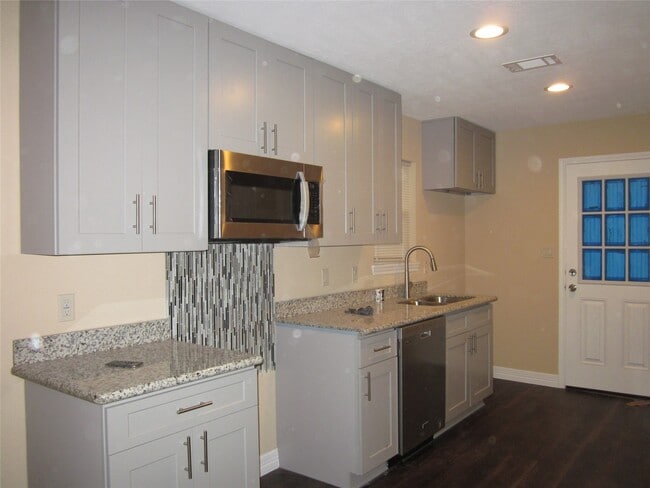 Building Photo - 3223 Winbern St