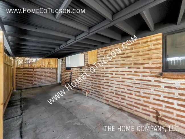 Building Photo - 4535 E Fairmount St