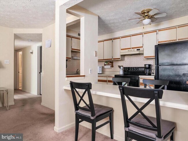 Building Photo - 8028 Abbey Ct