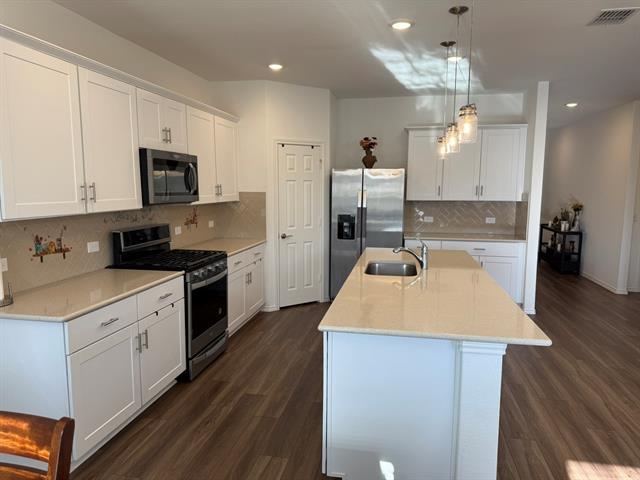 Building Photo - 713 Agarita Way