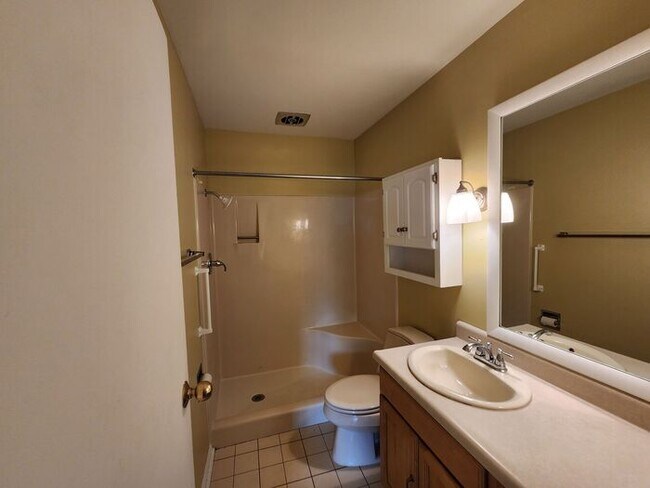 Building Photo - Move In By February 28th - Pay ONLY A $500 Deposit!!