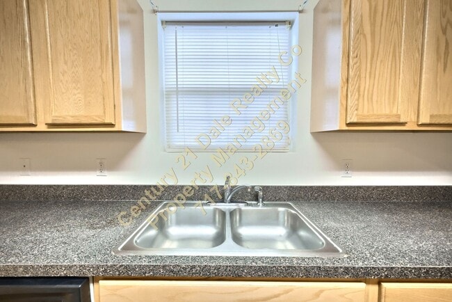 Building Photo - Large 2 Bedroom 1 Bath All One Level Apartment in Hellam PA