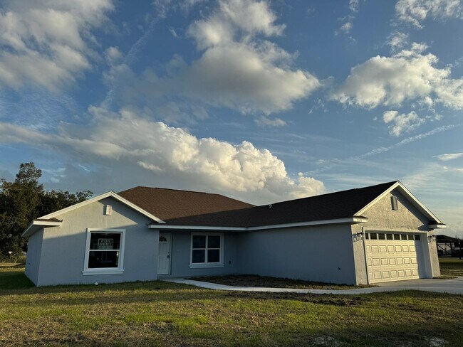 Building Photo - GORGEOUS 3BR/2BA Home! Huge Open Floor Plan NO APPLICATION FEE!