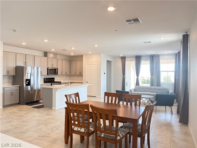 Building Photo - 3618 Tondela Ln