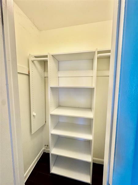 Building Photo - 905 NE 28th St