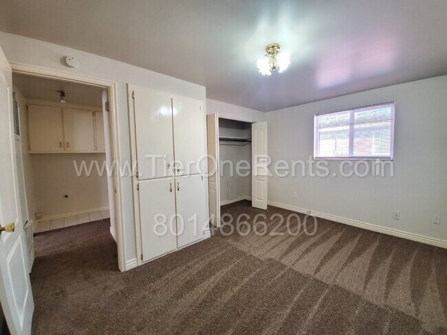 Building Photo - NO DEPOSIT option available for qualified ...
