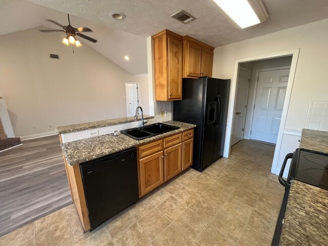 Building Photo - Discover the Perfect Blend of Comfort and ...