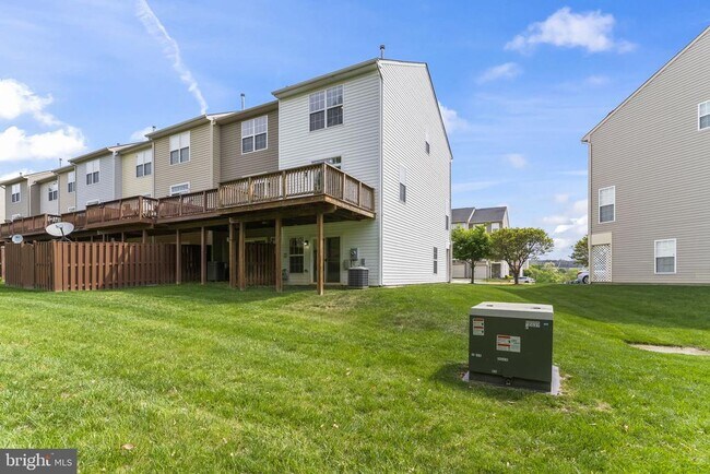 Building Photo - 15641 John Diskin Cir