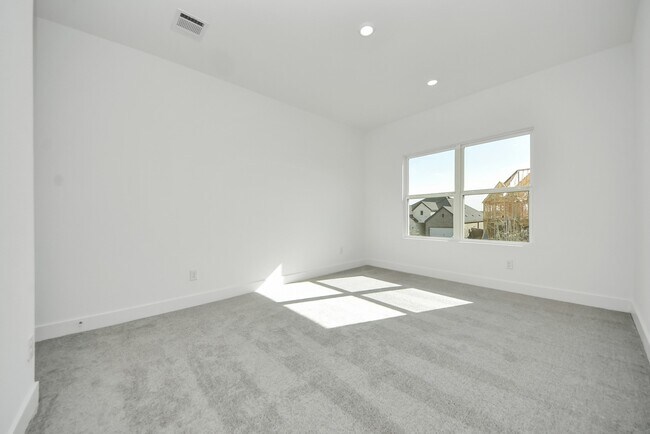 Building Photo - 31046 Vintage Crk Ln