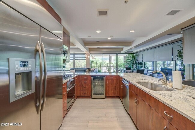Building Photo - 7157 E Rancho Vista Dr