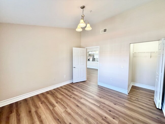 Building Photo - ** FAIRWAY PRESERVE ** 3 BED / 2 BATH CONDO - PET OK! - NORTH NAPLES - ANNUAL RENTAL