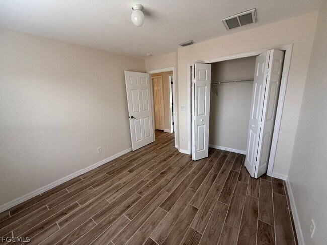 Building Photo - 1817 Tomaso Ave