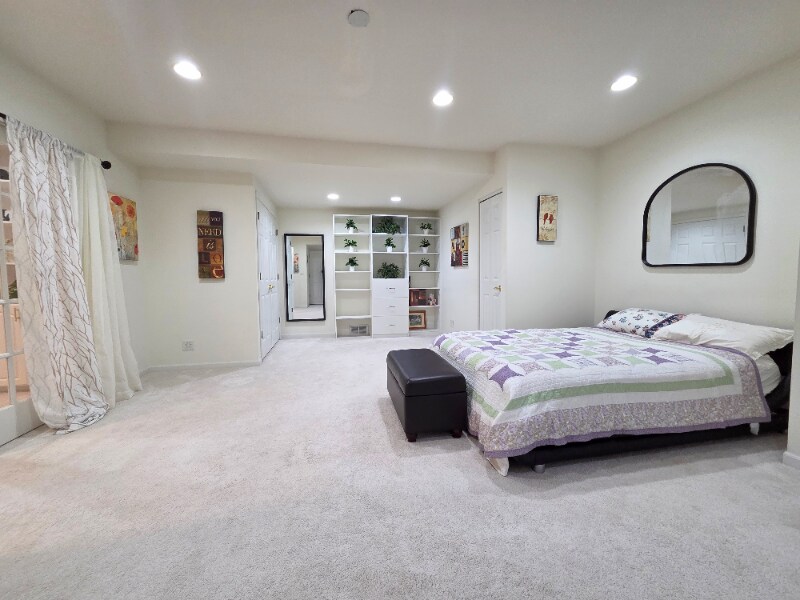 Building Photo - 1025 Rosewood Dr