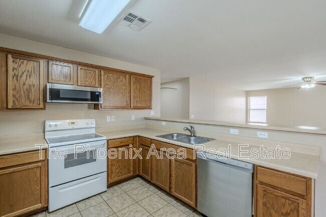 Building Photo - 3686 W Goldmine Mountain Dr