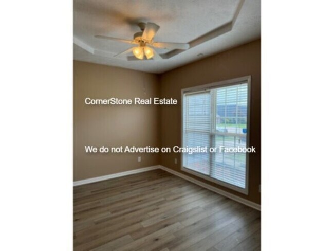 Building Photo - 106 Van Buren Dr