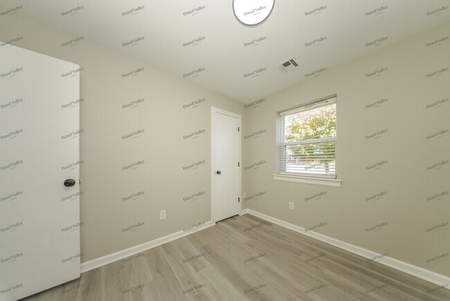 Building Photo - 20140 Timber Ridge Rd