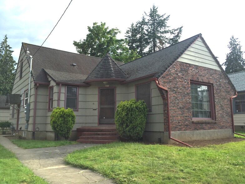 The newly remodeled house. Light and bright with big windows. - 2628 Northeast Ainsworth Street