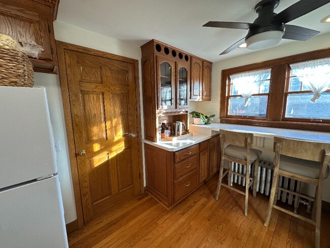 Building Photo - 512 W Wing St