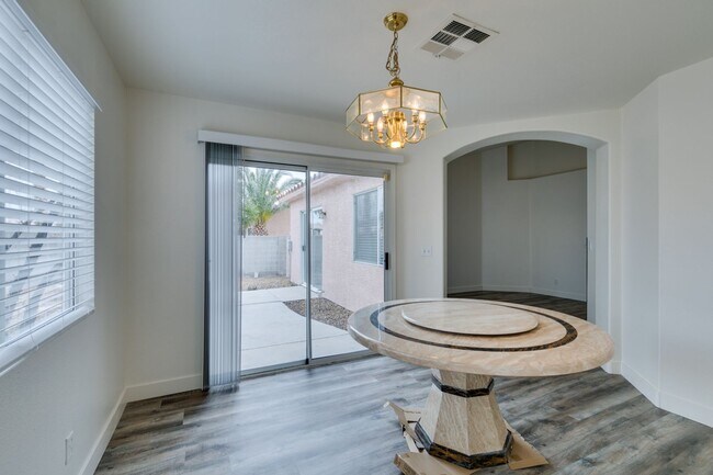 Building Photo - Single story home - NO HOA