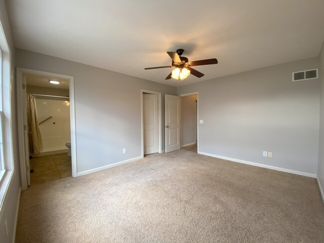 Master Bedroom - 2901 Red Oak Rd