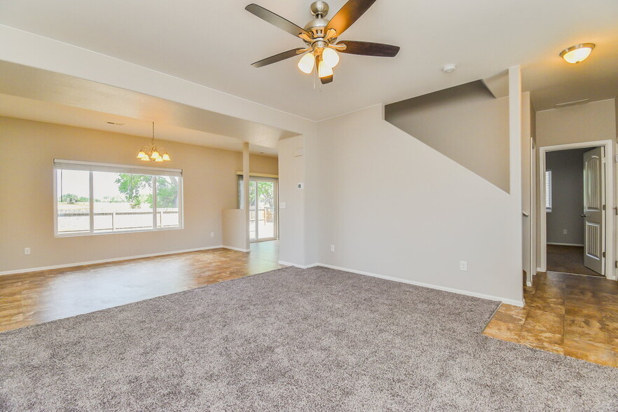 Building Photo - 9735 Desert Lily Cir