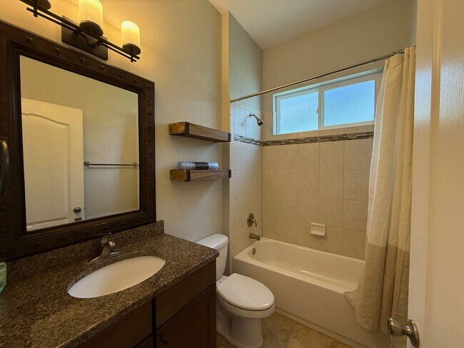 Building Photo - Beautiful Home in Oakmont Community