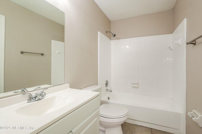Building Photo - 2626 Malibu Cir