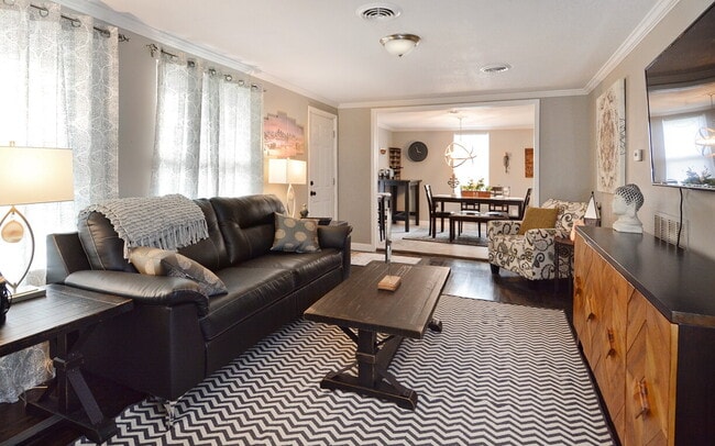 Building Photo - FURNISHED / ALL UTILITIES INCLUDED MONTHLY RENTAL RANCH HOME