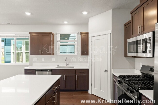 Building Photo - 3513 SE Salal Ln