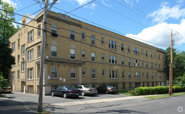 Building Photo - Summit Apartments