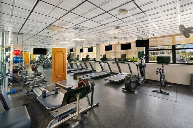 Building Photo - 5757 Collins Ave