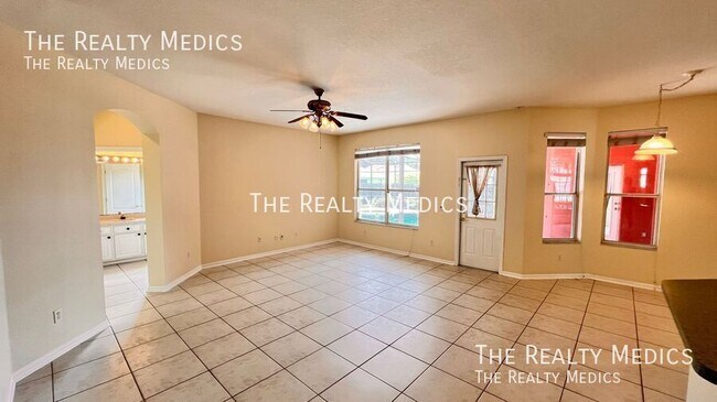 Building Photo - 7823 Fernleaf Dr