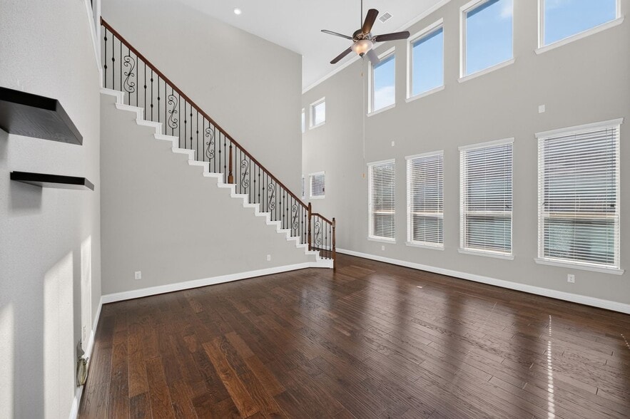 Building Photo - 3716 Carlsbad Way