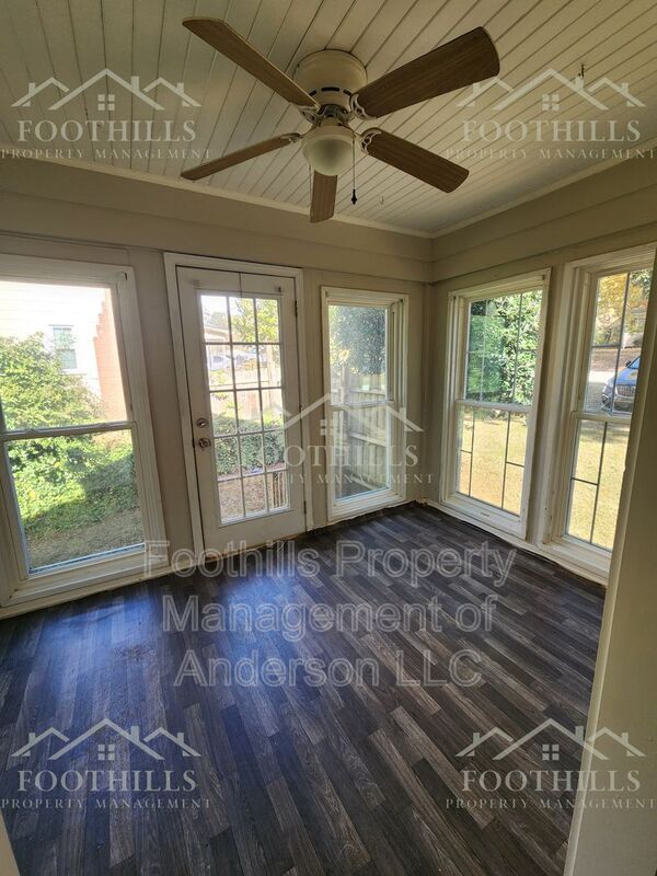 Building Photo - 1917 Inman Dr