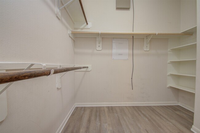Building Photo - 14903 Lanai Dr