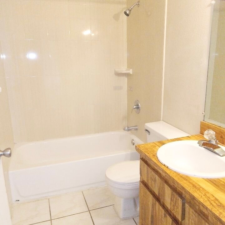 Building Photo - 5145 SE 31st St