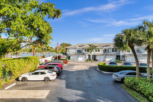 Building Photo - 876 Jeffery St