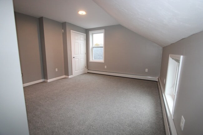 Building Photo - 6 Canal St