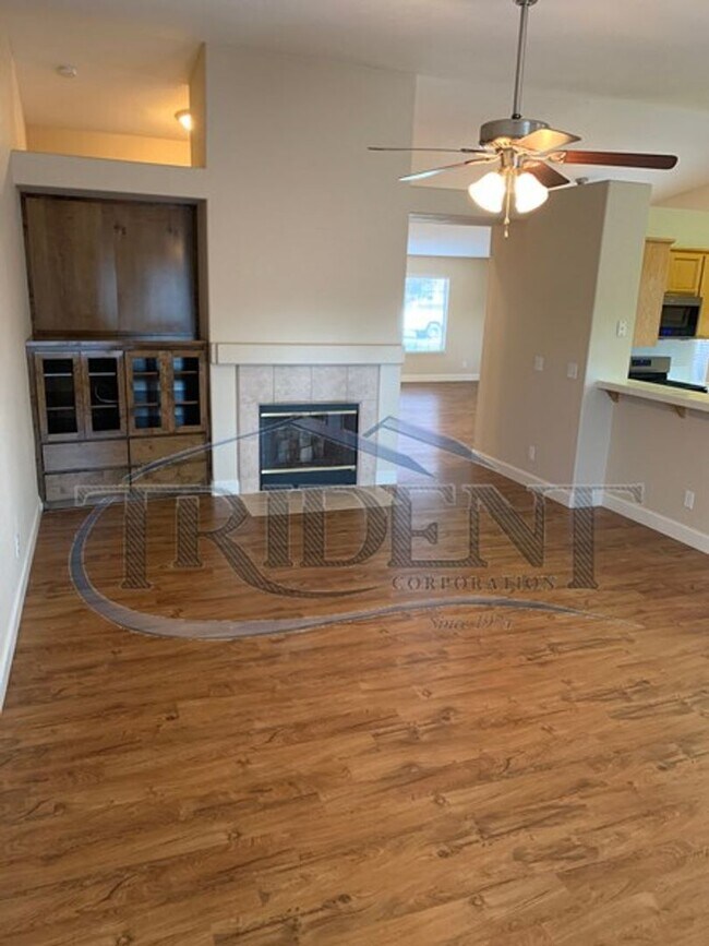 Building Photo - 2180 Gold River Dr