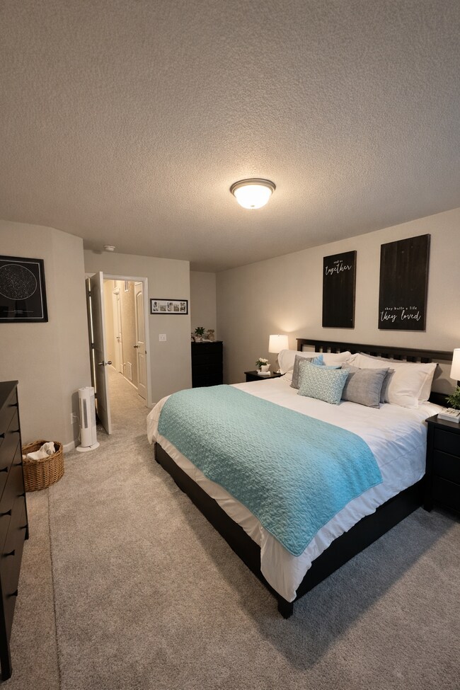 Building Photo - 4015 Samaritan Lp